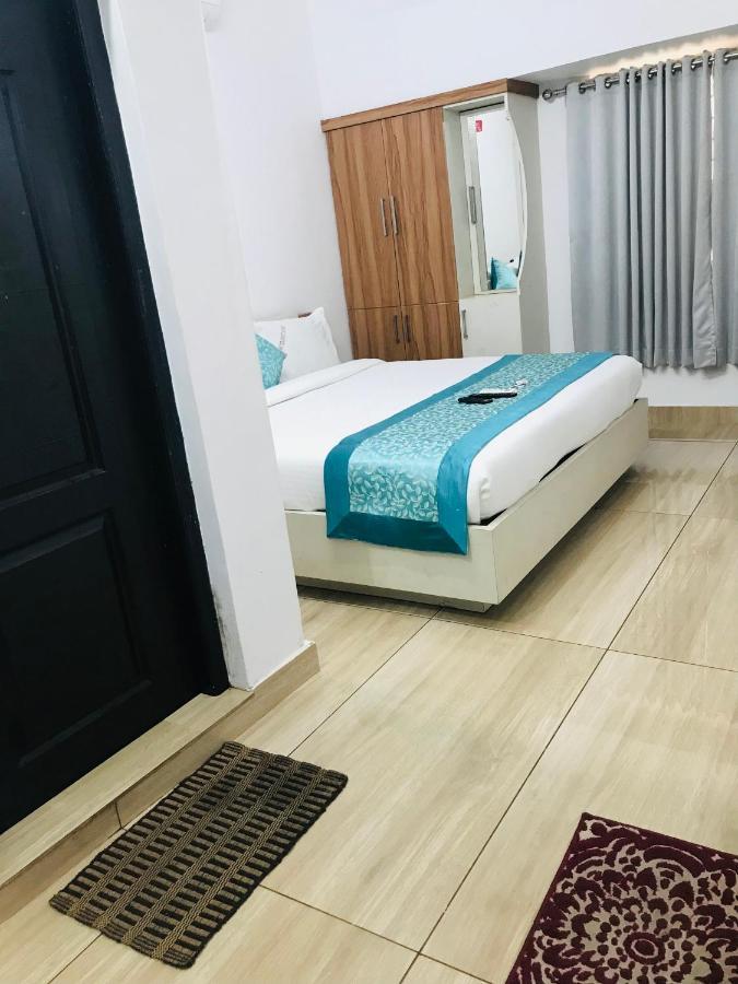 Lakshmi Tourist Home กูรูวาเยอร์ ภายนอก รูปภาพ
