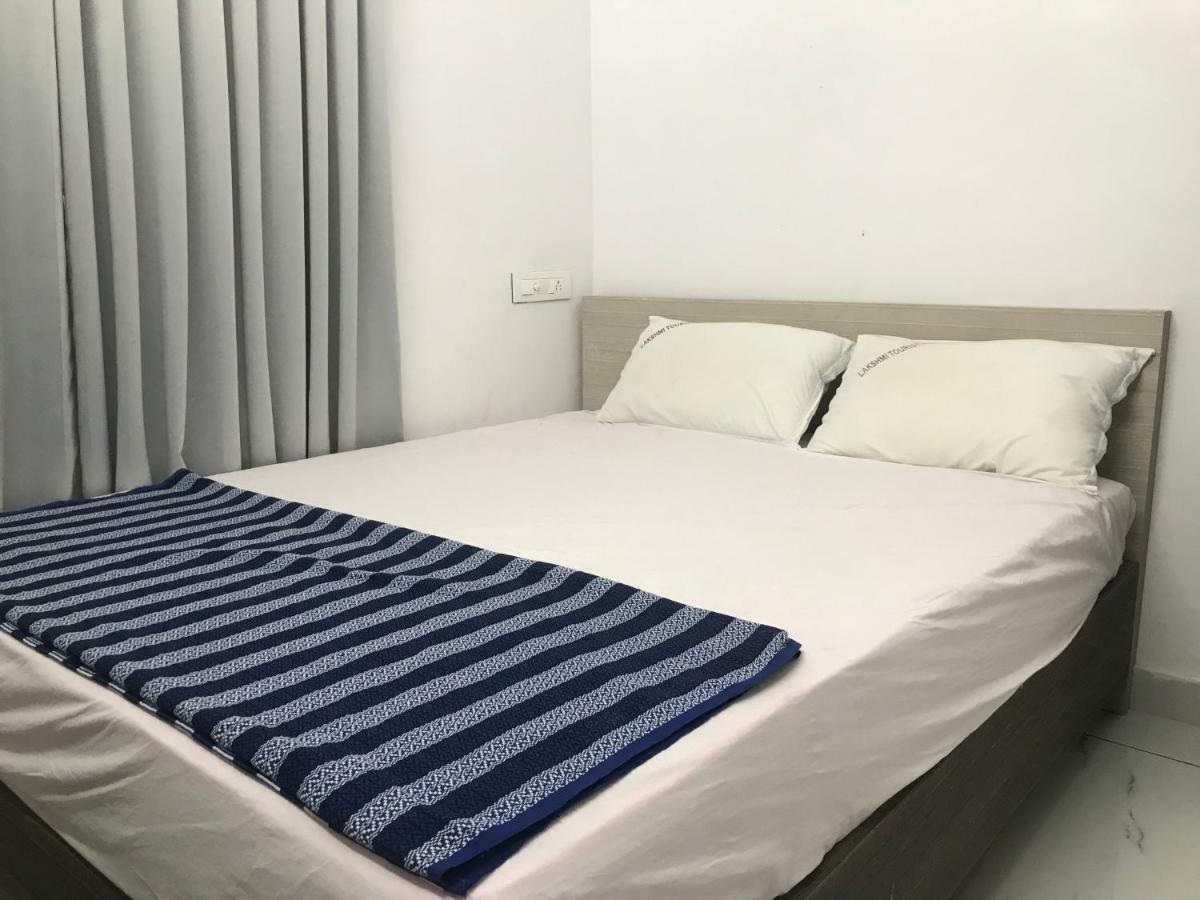 Lakshmi Tourist Home กูรูวาเยอร์ ภายนอก รูปภาพ