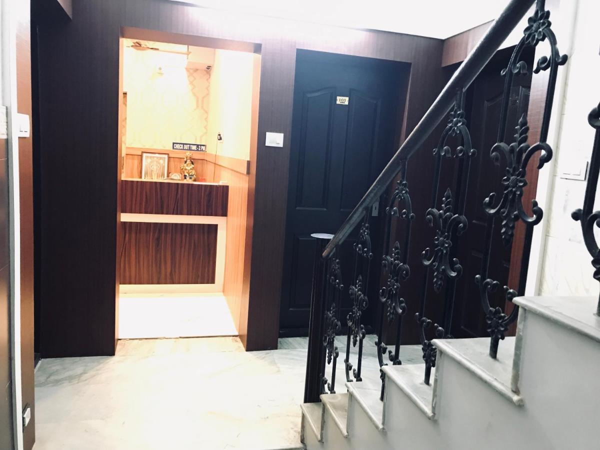 Lakshmi Tourist Home กูรูวาเยอร์ ภายนอก รูปภาพ